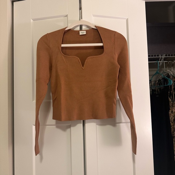 Abercrombie & Fitch Tops - Abercrombie Cropped Sweater